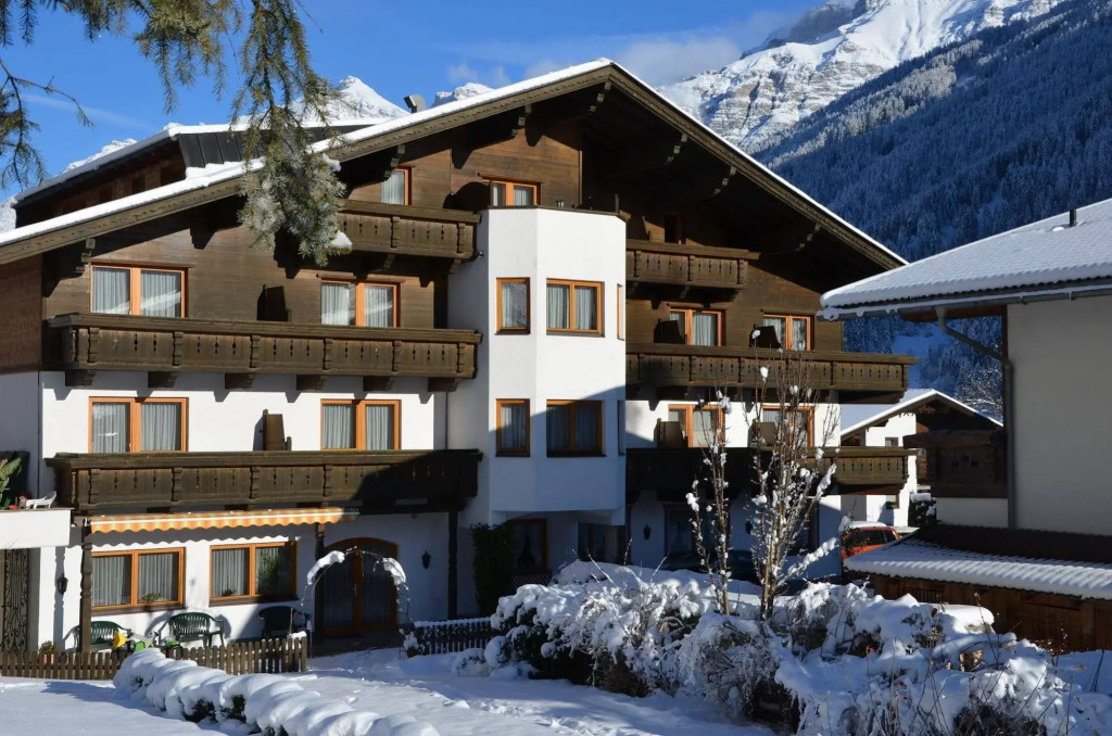 Hotel Christoph Tiroler B&B