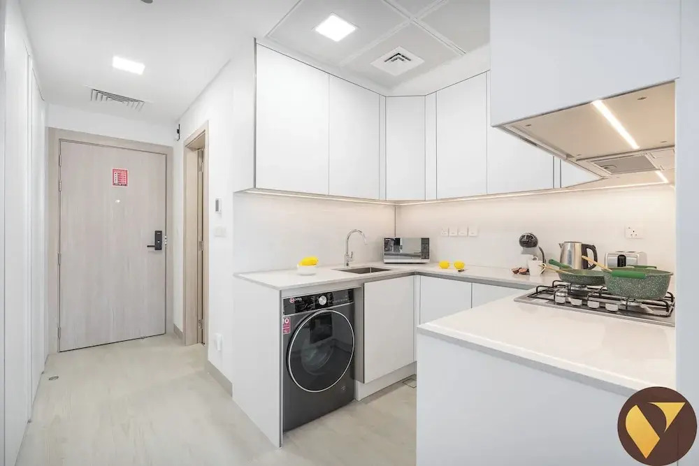 Vogue Vacation Homes, JVC Luma22 near Circle Mall, Studio Apartment with Balcony and Vibrant Community View, Access to all amenities