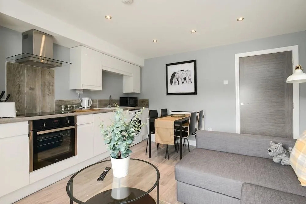 Arena Apartments - Stylish and Homely Apartments by the Ice Arena with Parking