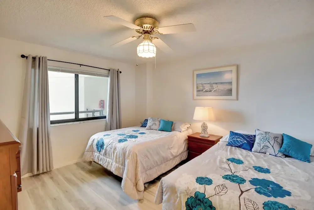 Stunning Ocean Views: Daytona Beach Shores Condo