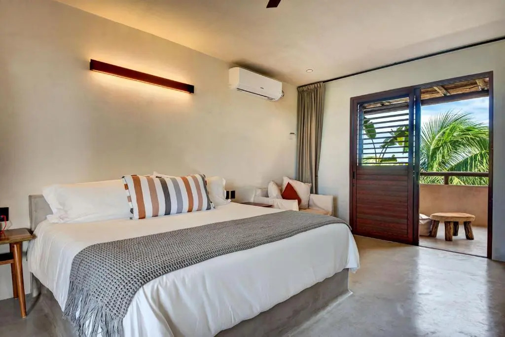 Privada Soliman Bay villa pets welcome