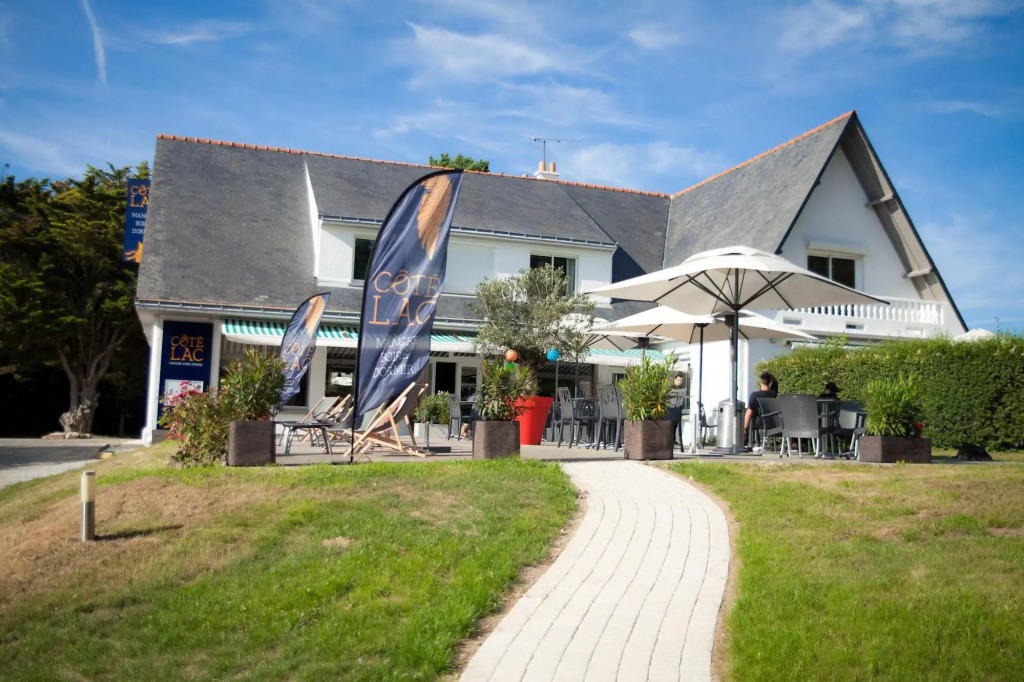 Hôtel Restaurant Logis Coté Lac