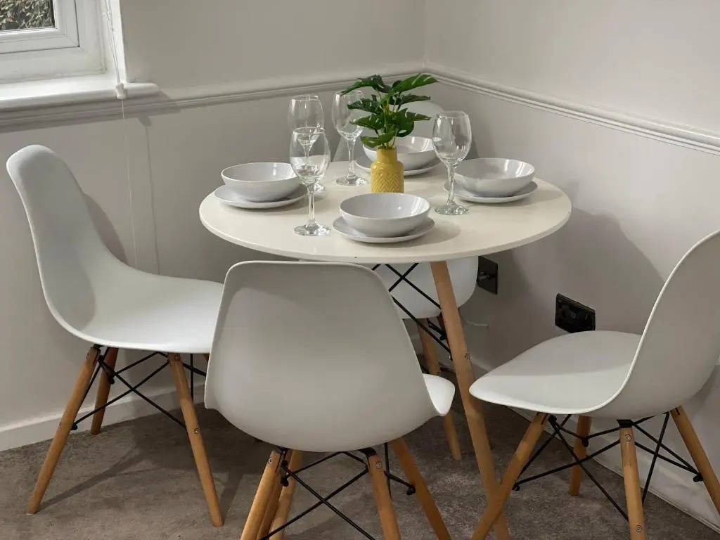 Modern 1 Bed ground floor apartment