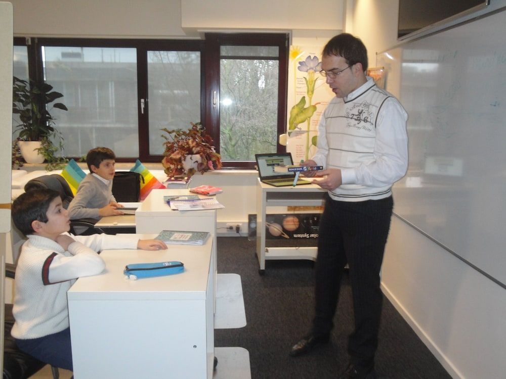 TopClassTutors.ORG Luxury hotel