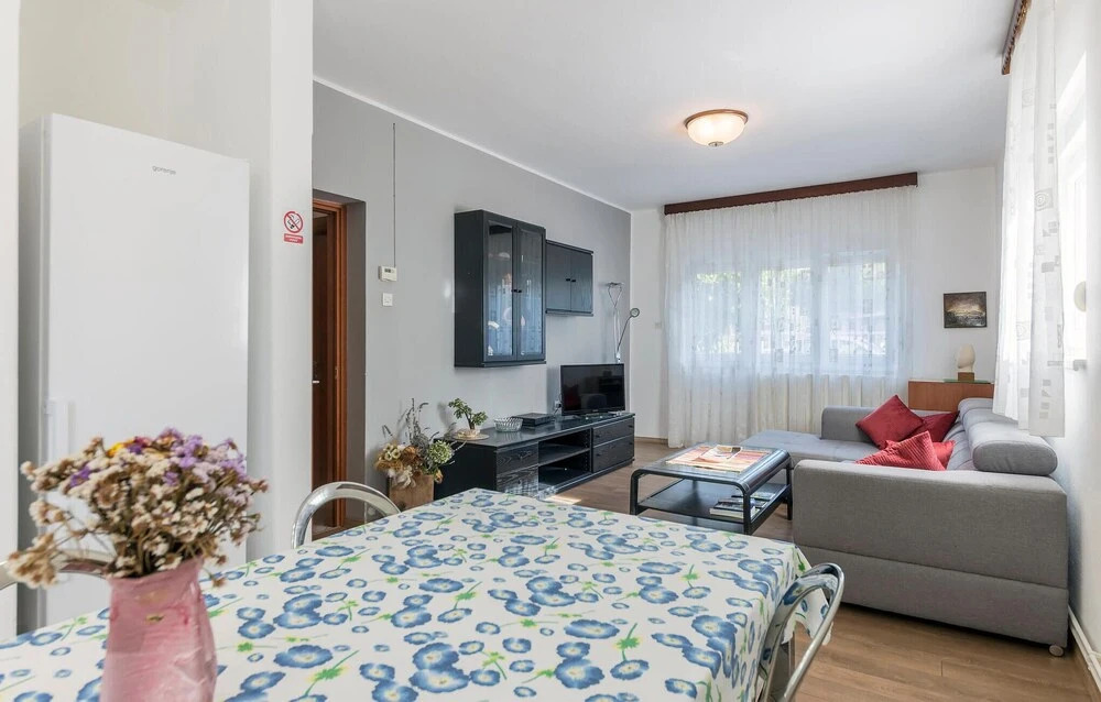 Awesome Home in Pula With Wifi and 2 Bedrooms