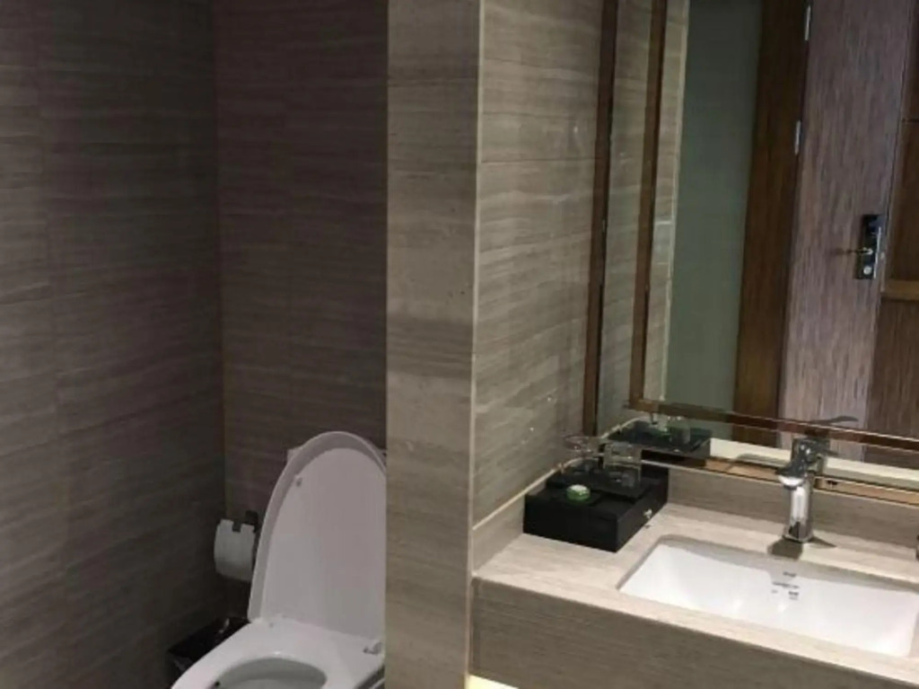 Zhoushan Pinzhu Art Hotel (Baolong Plaza)