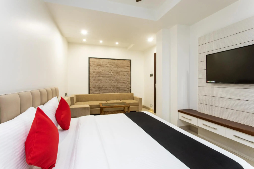 FabHotel Prime The Kartar Tower, Rani Kamalapati Railway Station