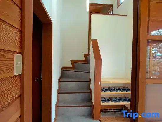 Hilltop Villa Karuizawa - Peaceful Hilltop Forest Retreat with Mountain View