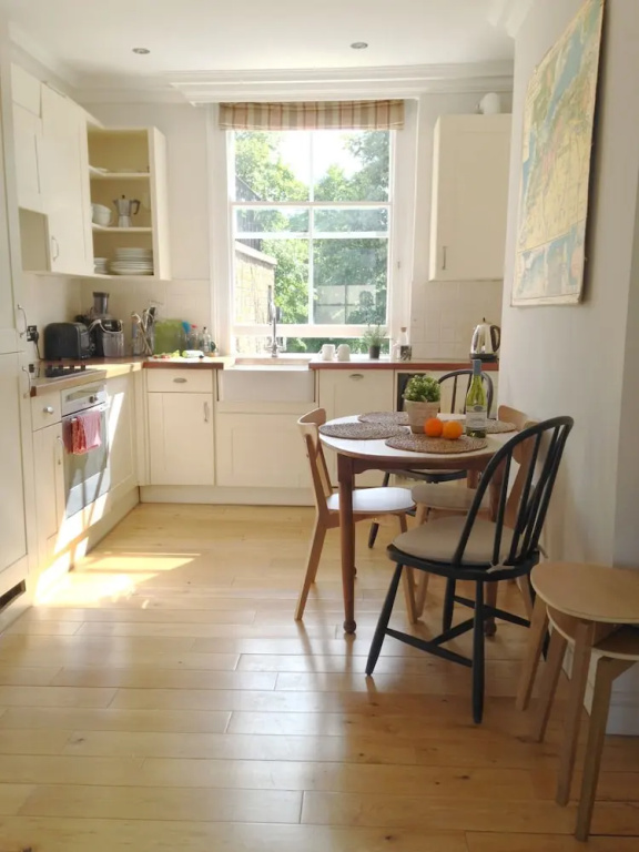 2 Bedroom Apartment In Chelsea With Terrace