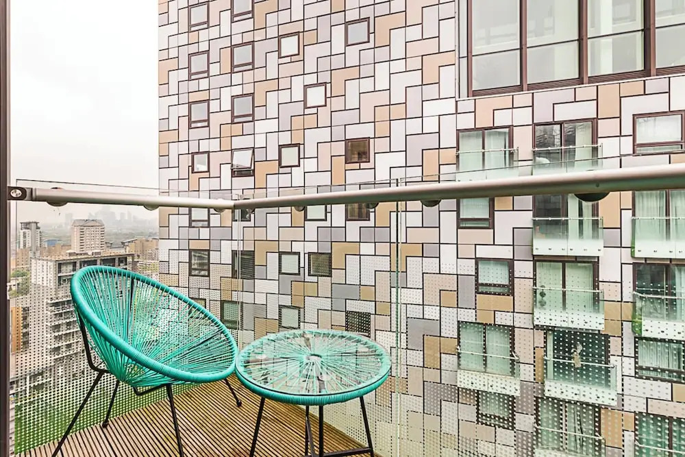 Chic Studio With Skyline Views