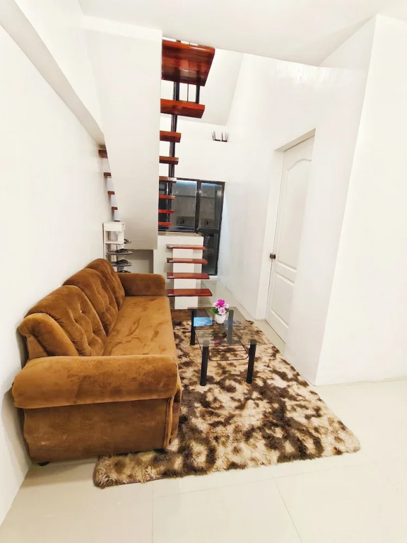Aashvi Cozy Cabin