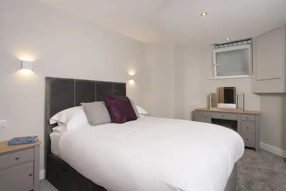 Ferndale s Hideaway - 1 Bedroom Spacious Apartment - Central Ambleside - Parking