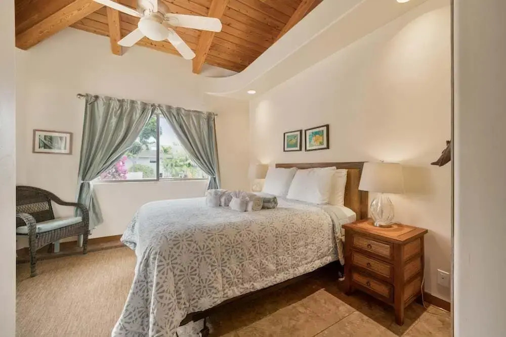 Kona Wa'a Paradise Getaway