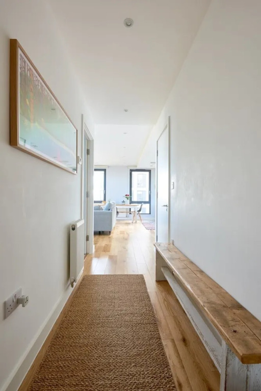 Beautiful 1 Bedroom With Balcony Near Mile End