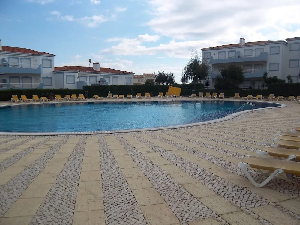 Villa Oasis, Piscina, Jacuzzi, Ténis e Praias!