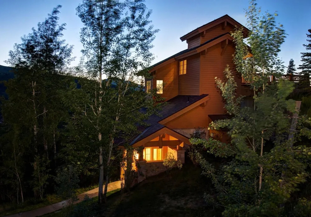 Lucky Star At Belle Arbor 4 Bedroom Home by RedAwning