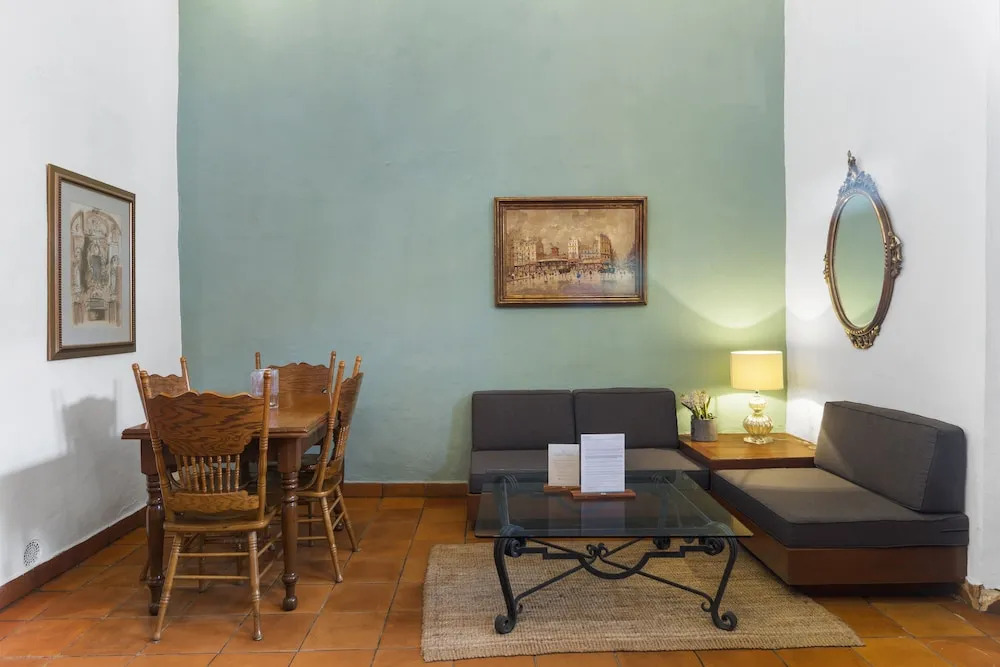 Casa Antigua