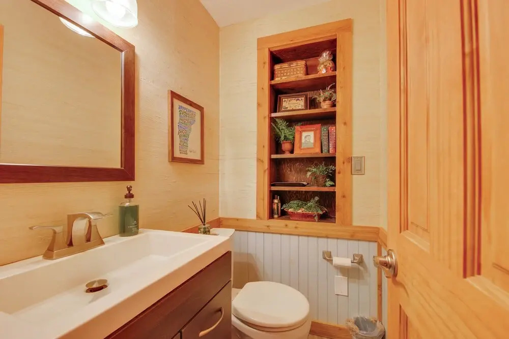 5 Mi to Skiing: Home w/ Hot Tub & Patio!