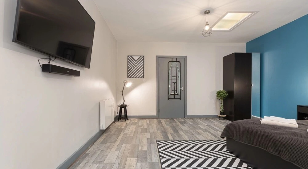 Pine Suite - Studio Apartment - Talbot Road
