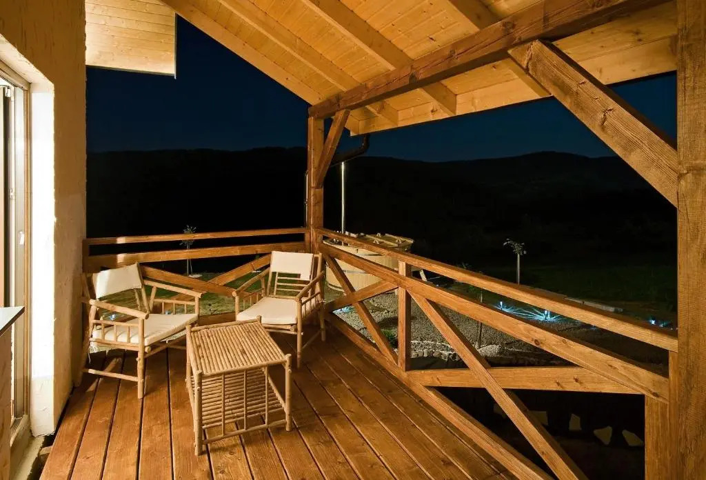 Chata w Bieszczadzie SPA apartamenty i domki z basenem Bieszczady