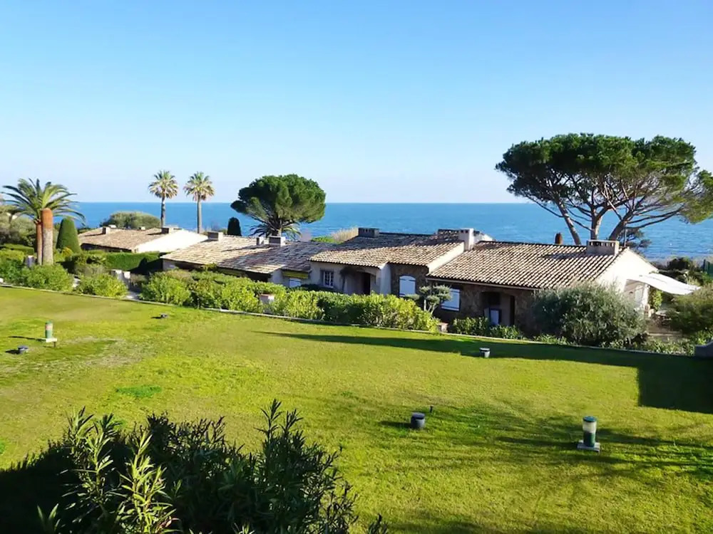 Studio in Sainte-maxime, With Wonderful sea View, Pool Access and Encl