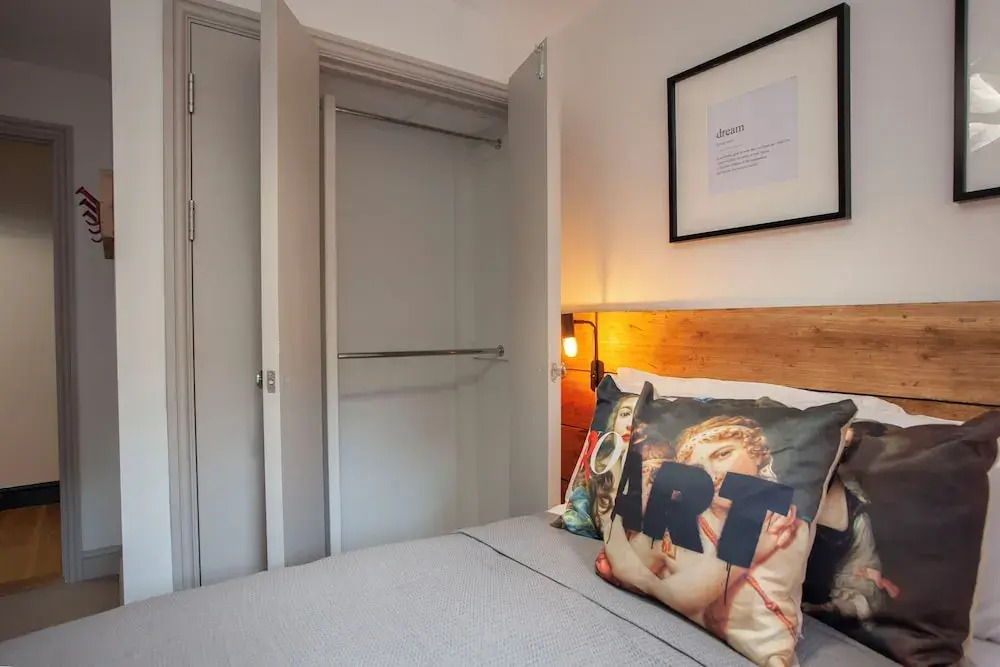 Higgihaus Cabot Mews Aparthotel