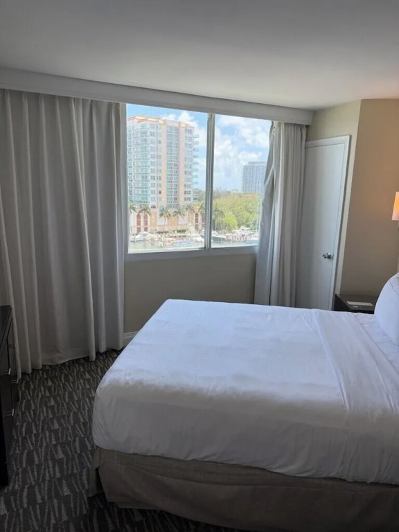 1 Bedroom  Suite with intracoastal view