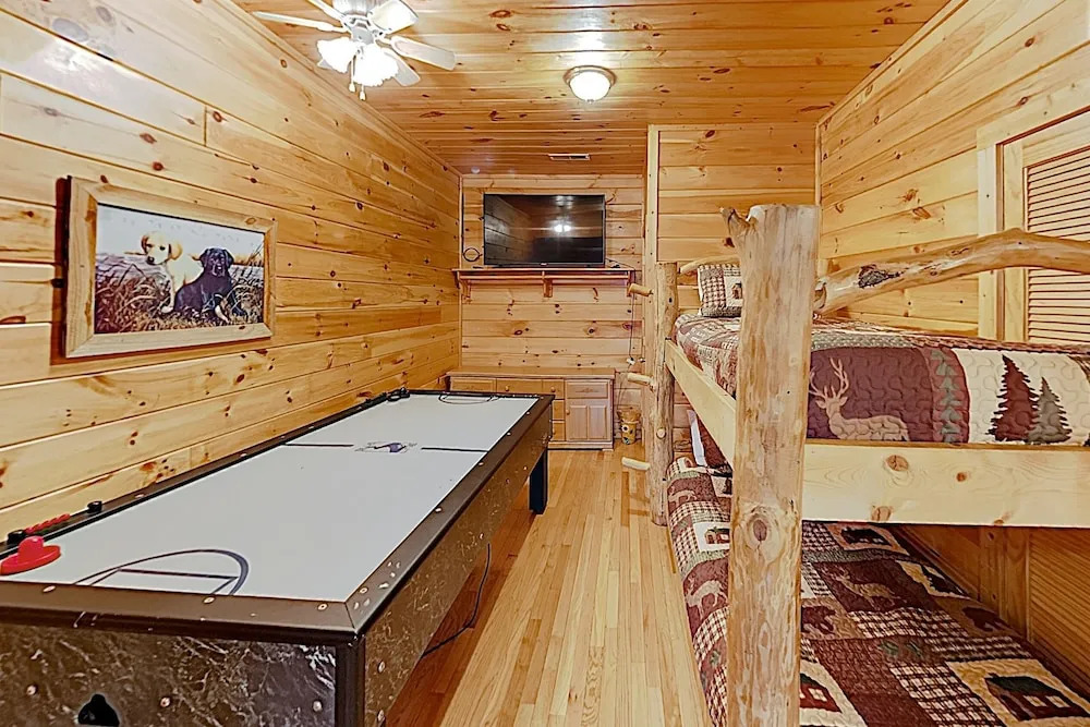 New Listing! Dollywood W/ Private Hot Tub 4 Bedroom Cabin