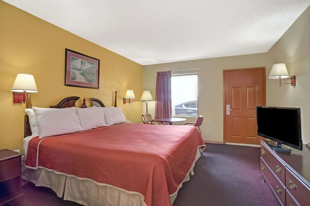 Travelodge Forest Park Atlanta South