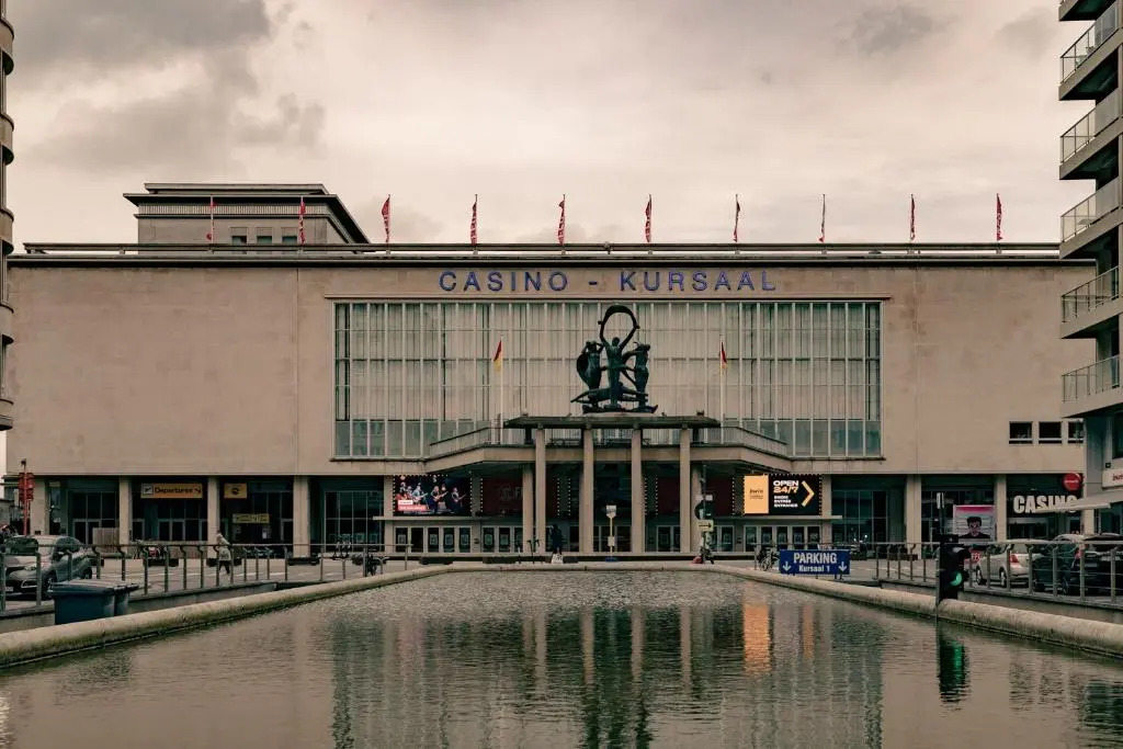 Ruime 2 pers studio bij casino Oostende: geniet van zee, kunst, en relax