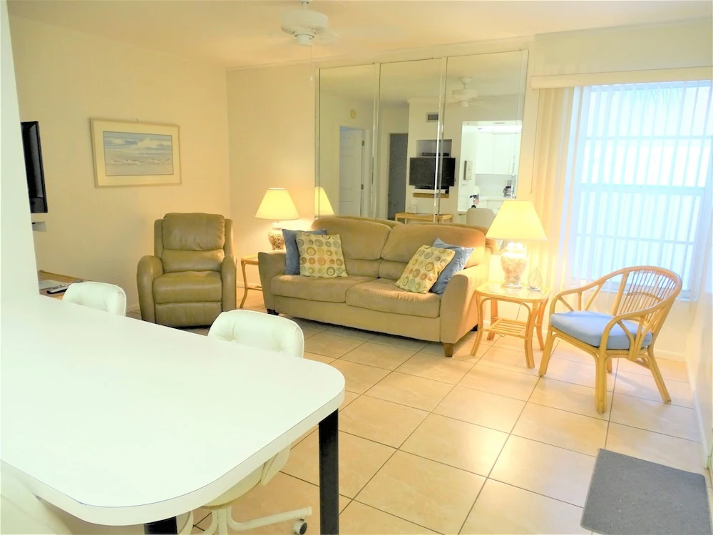 Siesta Beach House #101 Ground Floor, End Unit 1 Bedroom 1 Bathroom Co