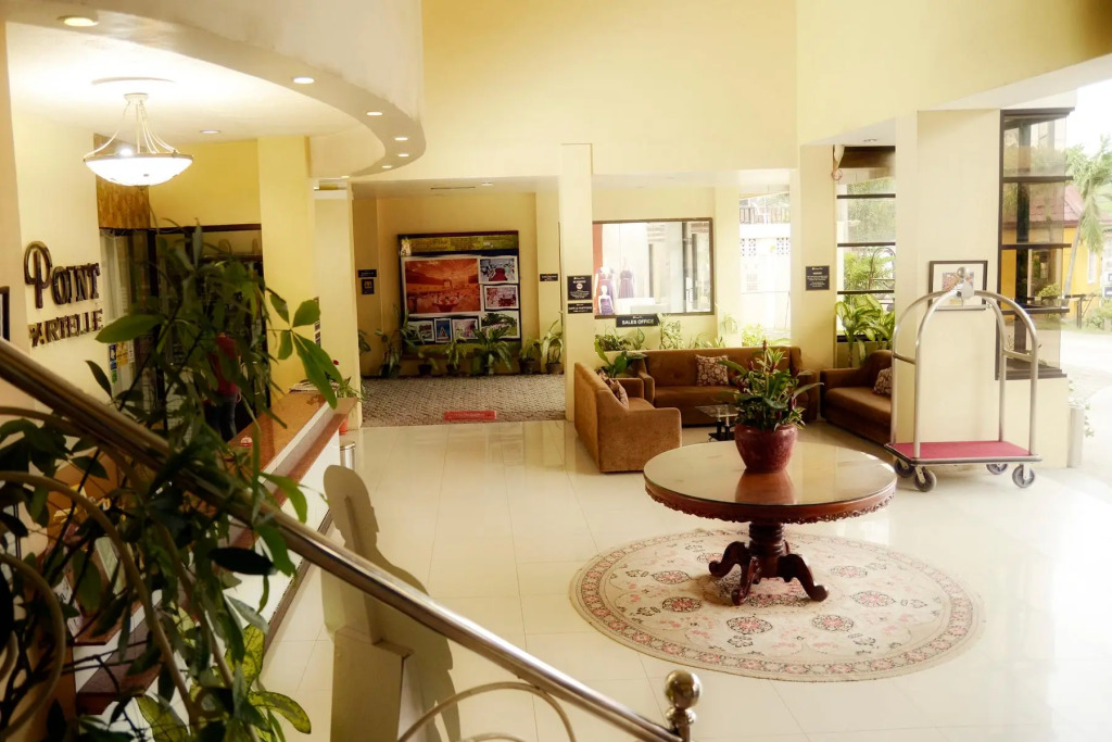 Sunny Point Hotel