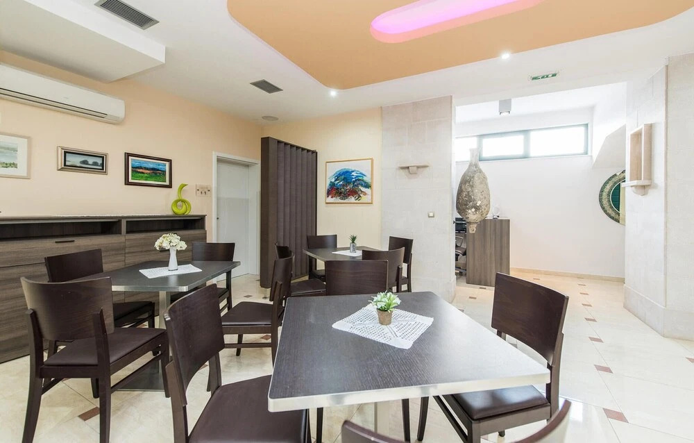 Nice Home In Novalja With Wifi