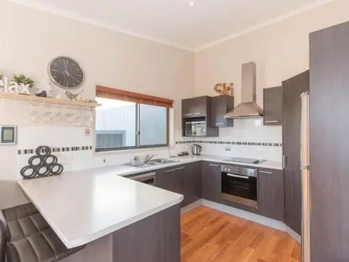 Boronia 4/30 Nettin Circuit