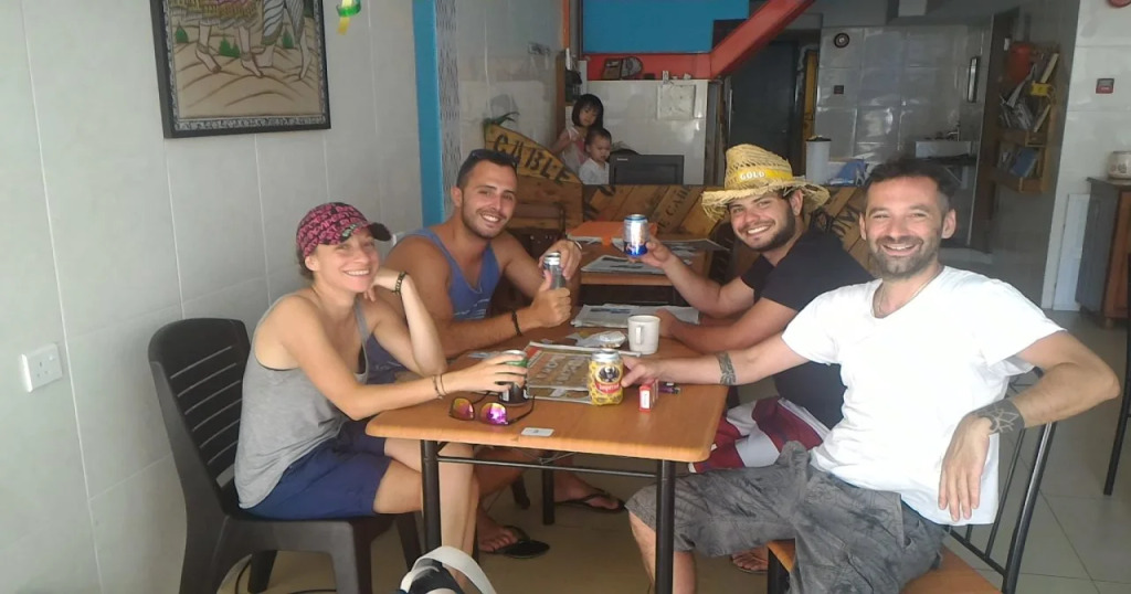 Halo Hostel