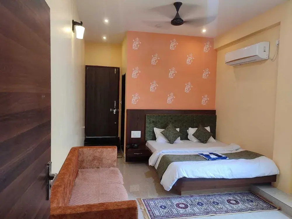 Hotel Shivalay Palace