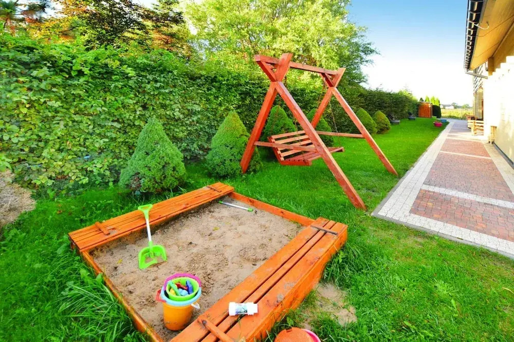 Comfortable wooden holiday homes near the beach