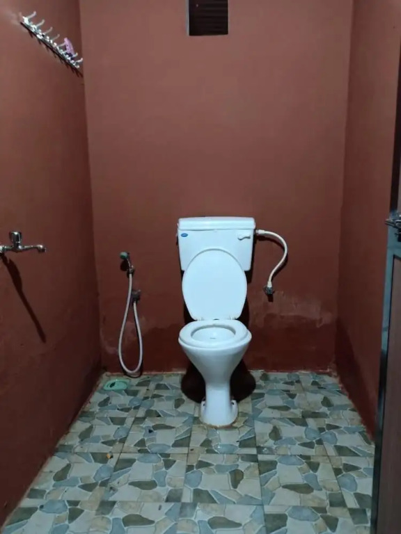Hostel Pitchers
