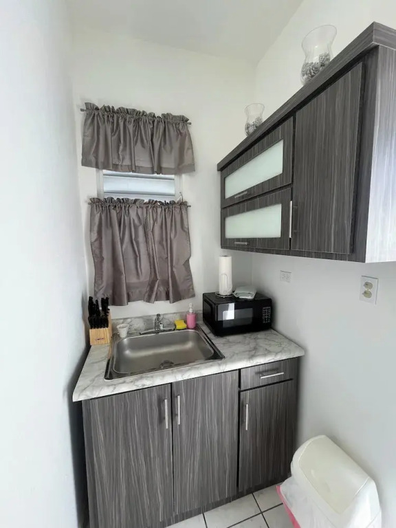 Surfer Steps Apartment