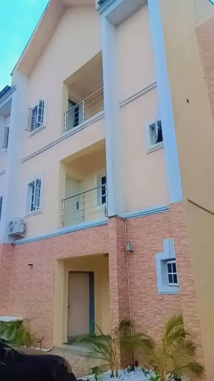 Nero Carbon Apartment