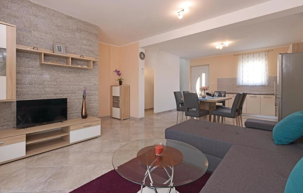 Four-Bedroom Holiday Home In Vodnjan