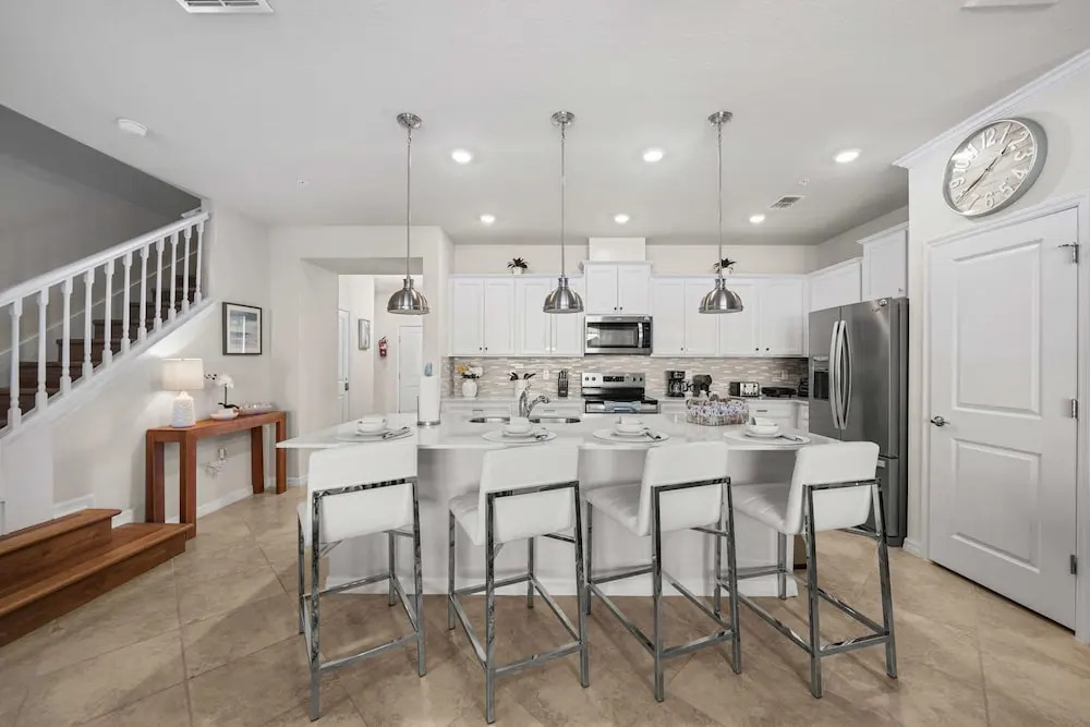 Modern 5BR Nintendo Loft Private Pool 16144