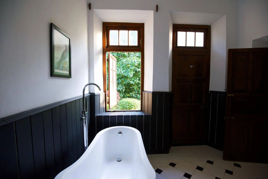 Mountbatten Bungalow- Thema Collection