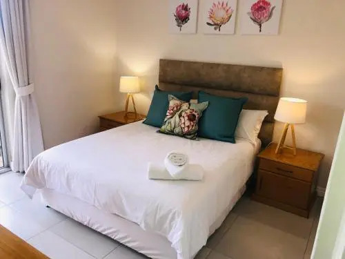 22 Kyalanga Beachfront Apartment