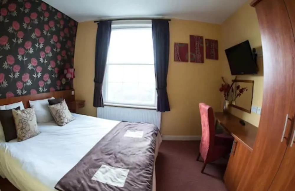 Thomas James Hotel