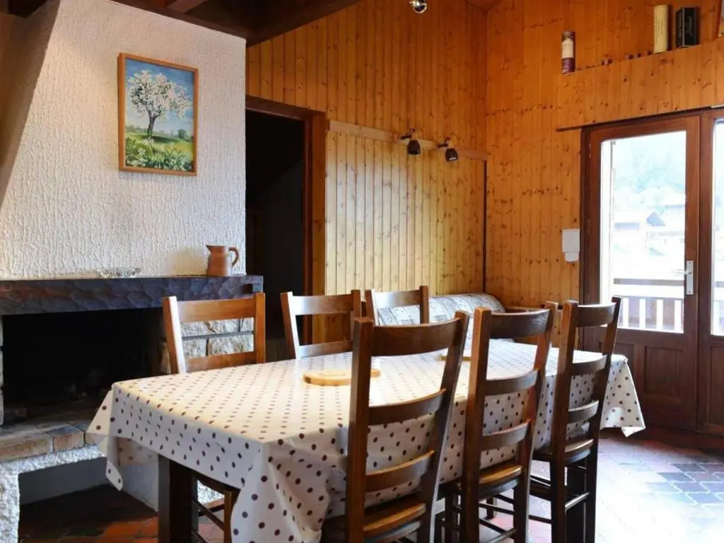 Appartement cosy 7 couchages, au pied des pistes, cheminée, parking - FR-1-241-23