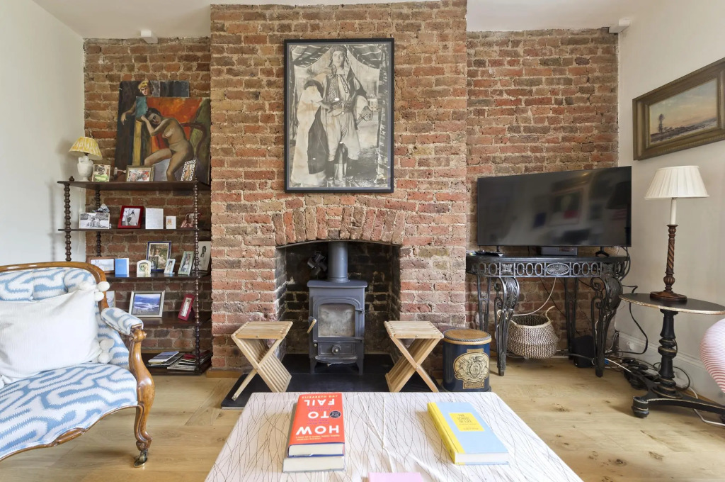Delightful Apartment in Brackenbury Village Near Hammersmith by Underthedoormat