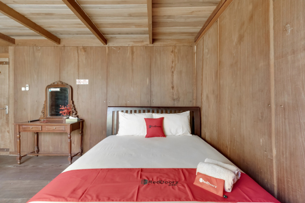 RedDoorz at Omah Kayu Homestay Yogyakarta