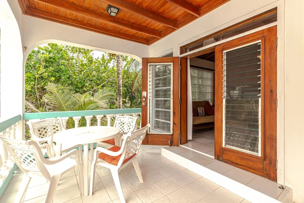 Coral Bay Villas - Lionfish Suite
