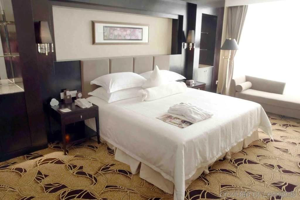 Royal Century Hotel